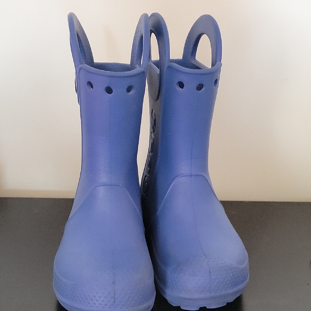 CROCS Kids Solid Blue Pull-On Rain Boots with Handles